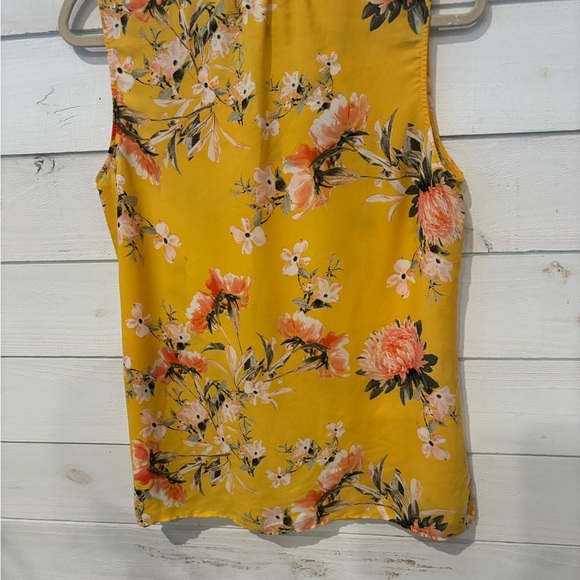 Rose & Olive Yellow Sleeveless Blouse with Floral Design - Picture 11 of 13